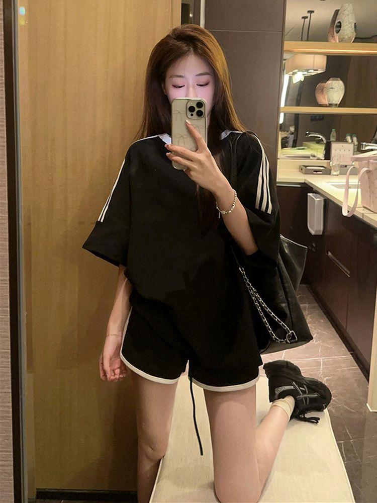 Женская спортивная одежда для похудения в корейском стиле: Круглый вырез, короткий рукав, свободный крой, летний повседневный костюм-двойка с шортами XX-Large
Женская спортивная одежда для похудения в корейском стиле: Круглый вырез, короткий рукав, свободный крой, летний повседневный костюм-двойка с шортами XX-Large