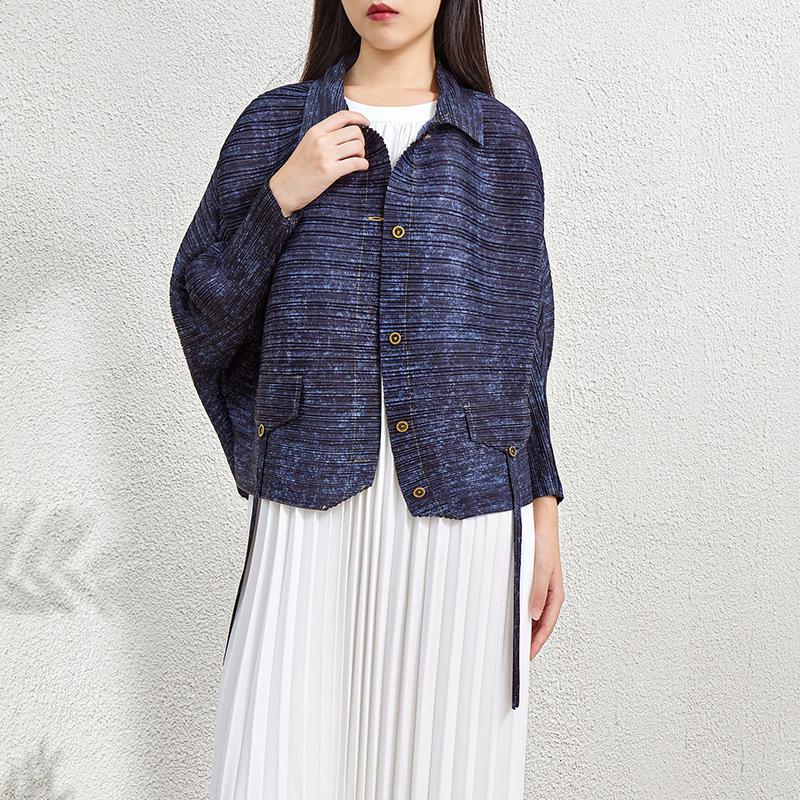 Women s Autumn/Winter Miyake Denim Jacket: Casual Loose Batwing Sleeve, Turn-Down Collar, Single-Breasted Short Top One Size темно-синий
Women s Autumn/Winter Miyake Denim Jacket: Casual Loose Batwing Sleeve, Turn-Down Collar, Single-Breasted Short Top One Size темно-синий