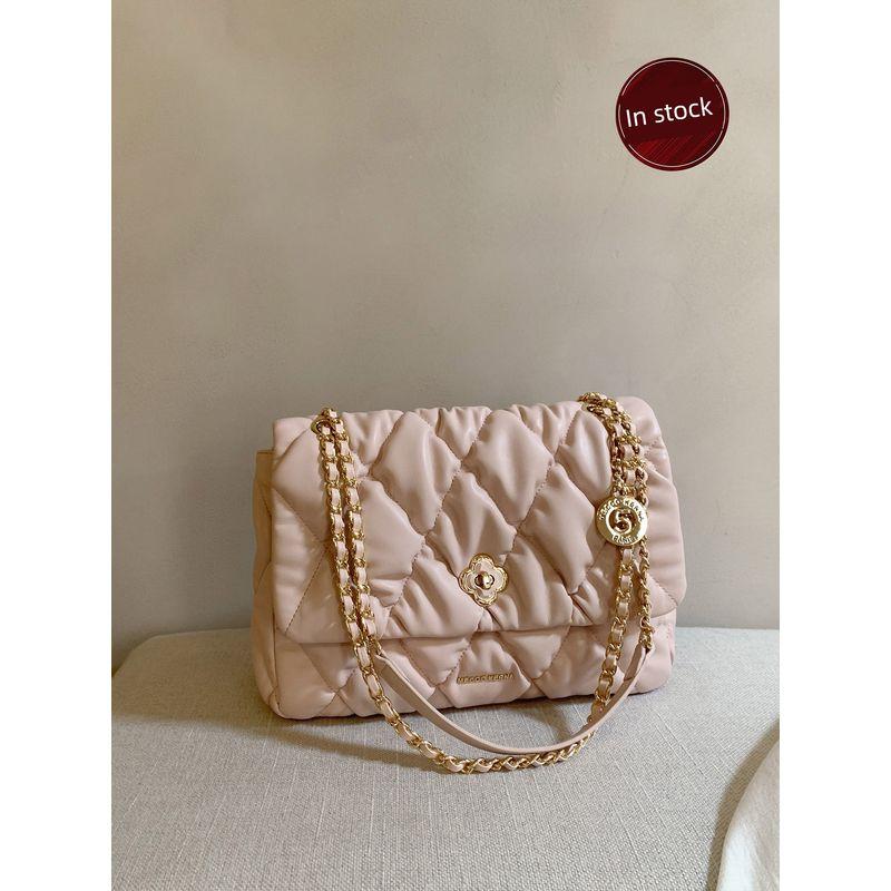 South Style Xmecco Kerna Socialite Holiday Chain Bag Female 2025 Best Selling Super Hot Quilted Shoulder Messenger Bag
South Style Xmecco Kerna Socialite Holiday Chain Bag Female 2025 Best Selling Super Hot Quilted Shoulder Messenger Bag