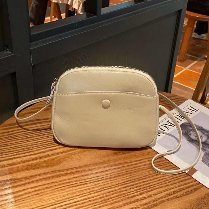 Style New Korean Cowhide Bag Female Popular Single-shoulder Cross-section Fashionable Small Square 20x17x8CM жемчужина белый
Style New Korean Cowhide Bag Female Popular Single-shoulder Cross-section Fashionable Small Square 20x17x8CM жемчужина белый