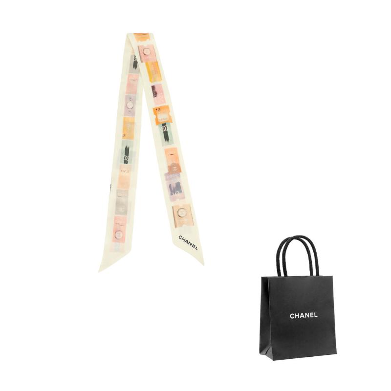 Chanel Silk Scarves Unisex Light Umber & Multicolor
Chanel Silk Scarves Unisex Light Umber & Multicolor