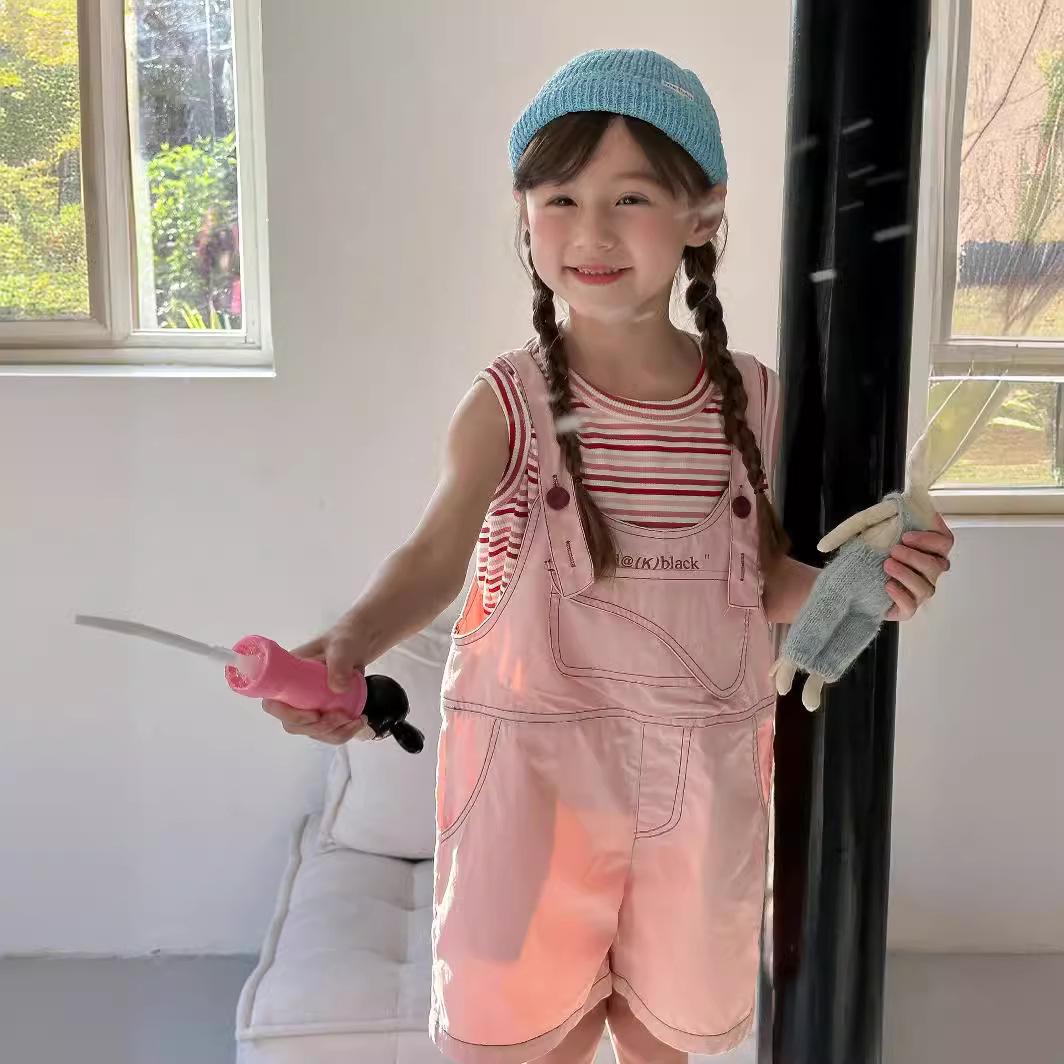 2025 Summer Girls Pink Striped Vest and Overalls Shorts Set – Cute Two-Piece for Girls 150 cm
2025 Summer Girls Pink Striped Vest and Overalls Shorts Set – Cute Two-Piece for Girls 150 cm