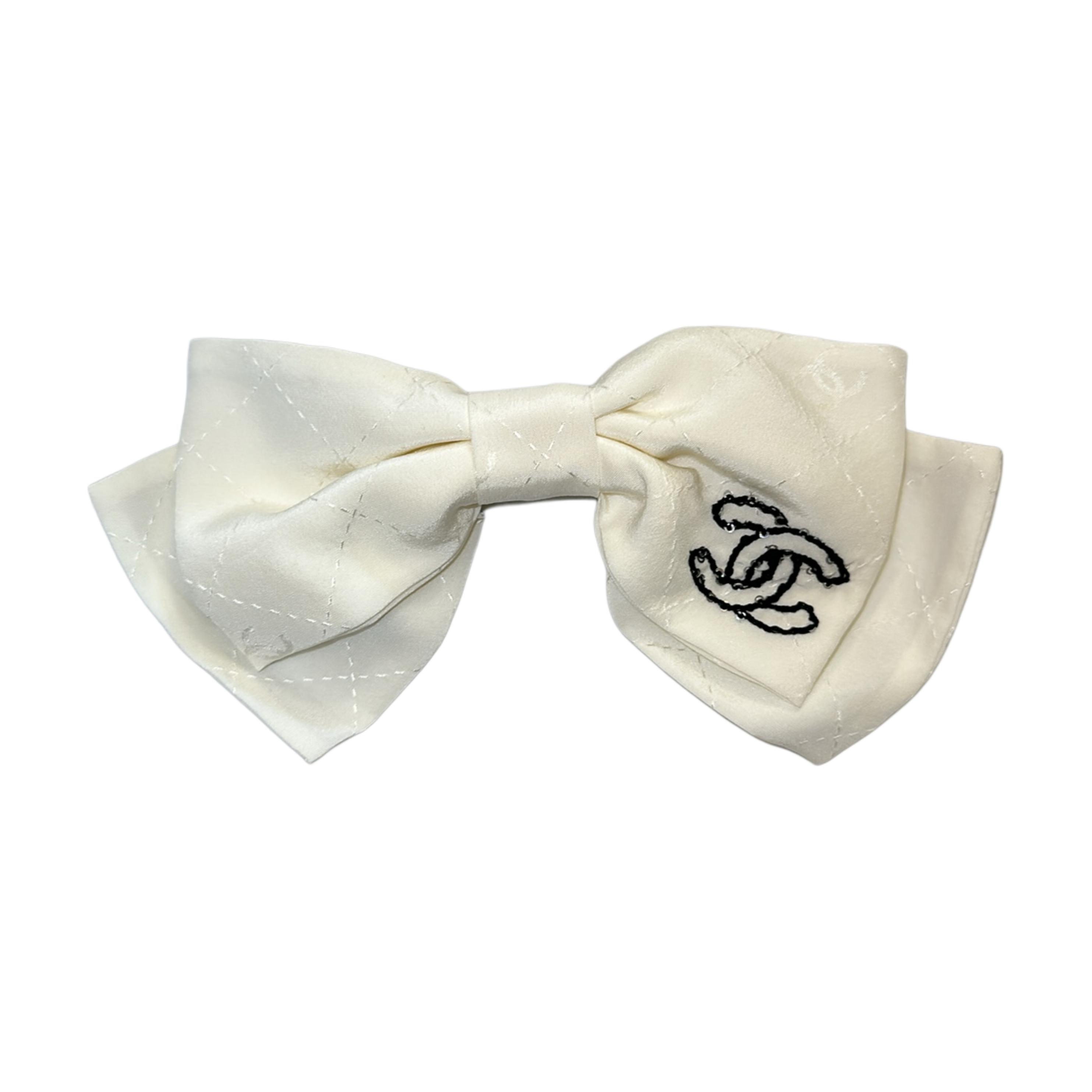 Chanel Sequin Decorated Hair Clip Women accessories White AAA730B19119NACQS F,White
Chanel Sequin Decorated Hair Clip Women accessories White AAA730B19119NACQS F,White