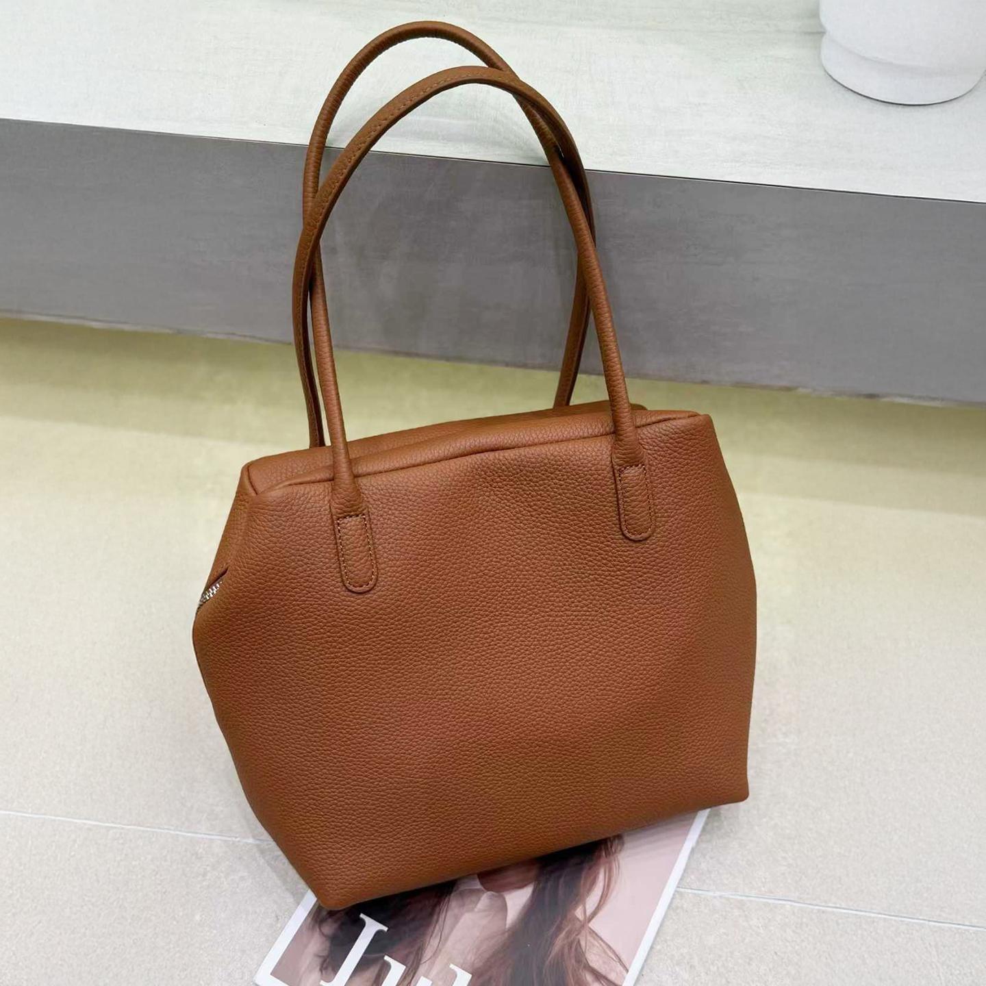 Mendy Large Women Bag Women s Handbag Genuine Leather Tote Bag Classic Top Handle Bag Daily Commute Casual Use Desinger Row
Mendy Large Women Bag Women s Handbag Genuine Leather Tote Bag Classic Top Handle Bag Daily Commute Casual Use Desinger Row