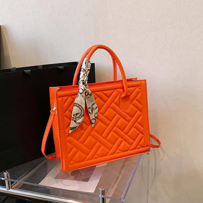 Fashionable Simple Shoulder Bag Large Capacity Tote Bag For Women In Black White Green Blue Purple Orange помаранчевий
Fashionable Simple Shoulder Bag Large Capacity Tote Bag For Women In Black White Green Blue Purple Orange помаранчевий