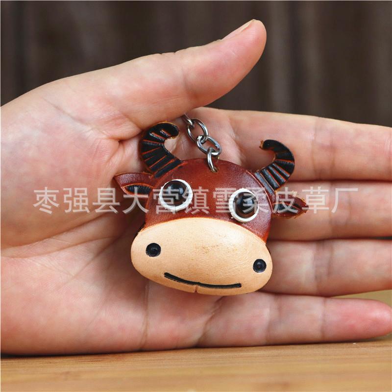 The First Layer Of Cowhide Creative Pure Calf Pendant Bag Pendant Car Keychain Twelve Zodiac Cow Head Cute Doll коричневий
The First Layer Of Cowhide Creative Pure Calf Pendant Bag Pendant Car Keychain Twelve Zodiac Cow Head Cute Doll коричневий