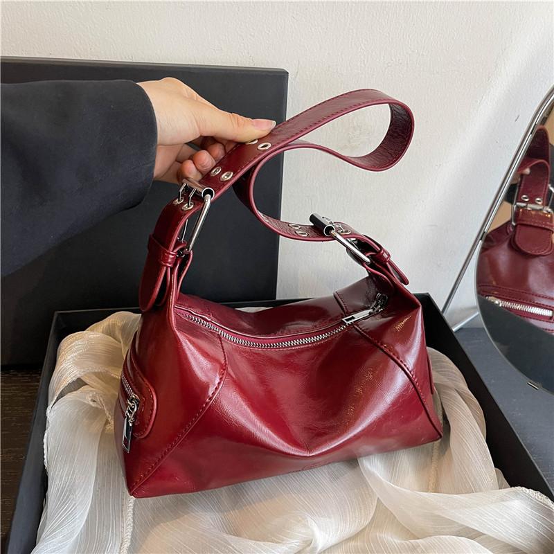 Серебристая сумка женская большой вместимости 2025 новая трендовая популярная супер огонь высокое чувство плечевая подмышечная сумка кроссбоди сумка для поездок красный
Серебристая сумка женская большой вместимости 2025 новая трендовая популярная супер огонь высокое чувство плечевая подмышечная сумка кроссбоди сумка для поездок красный