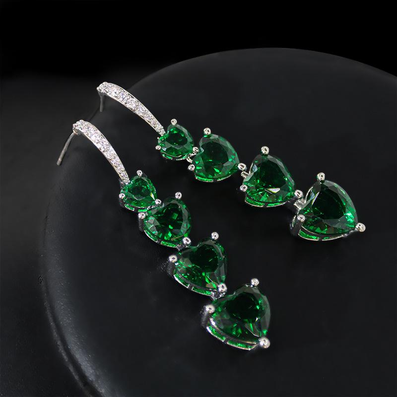Luxury Zircon Heart Tassel Earrings: High-End European and American Design for Summer
Luxury Zircon Heart Tassel Earrings: High-End European and American Design for Summer