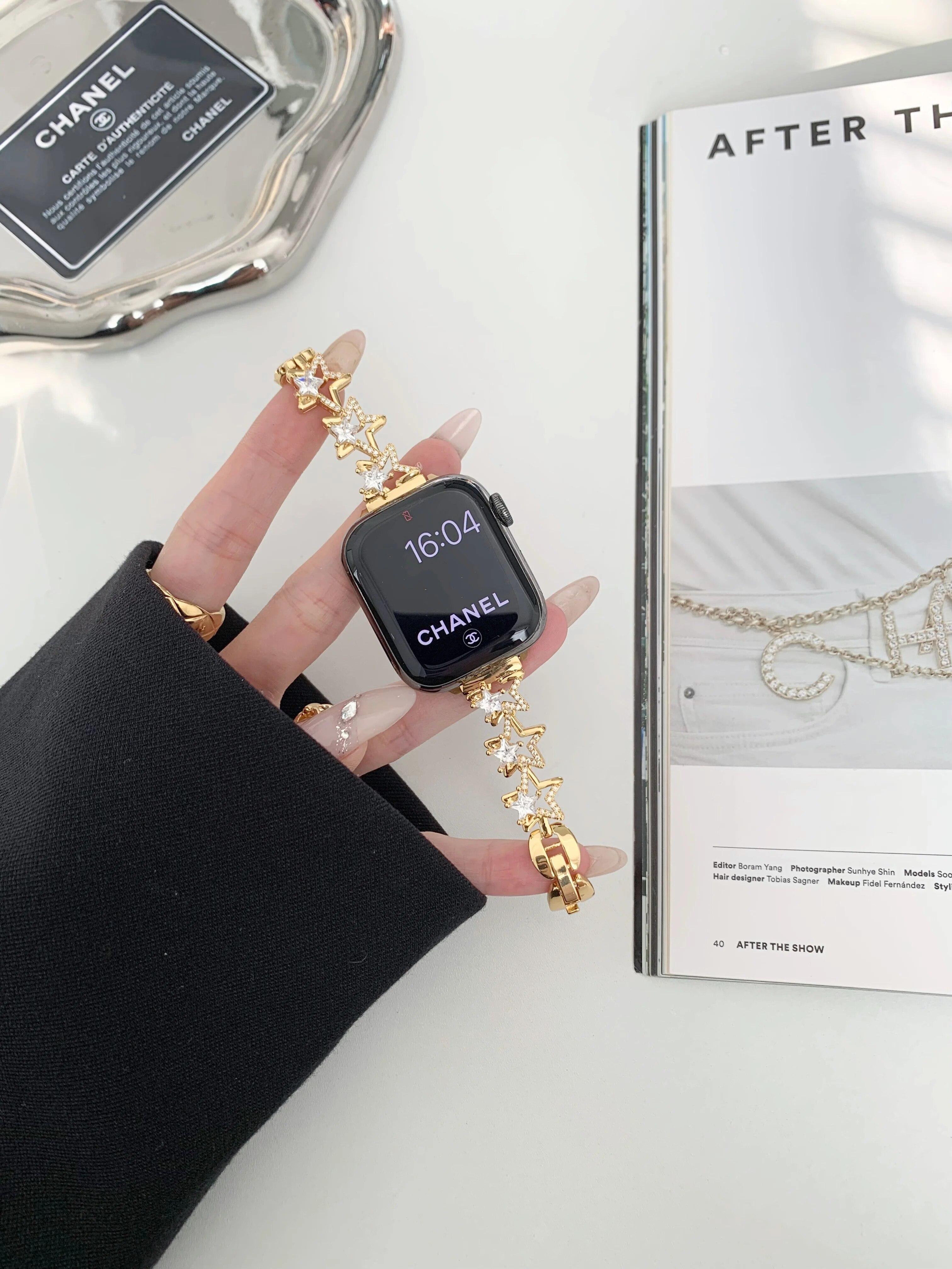 Ремешок из нержавеющей стали с бриллиантовой звездой для Apple Watch, ремешок 41 мм, 40 мм, 38 мм, женский ремешок для iwatch Series 8, 7 SE, 6, 5, 4, 3, металлический браслет 38mm or 40mm or 41mm
Ремешок из нержавеющей стали с бриллиантовой звездой для Apple Watch, ремешок 41 мм, 40 мм, 38 мм, женский ремешок для iwatch Series 8, 7 SE, 6, 5, 4, 3, металлический браслет 38mm or 40mm or 41mm