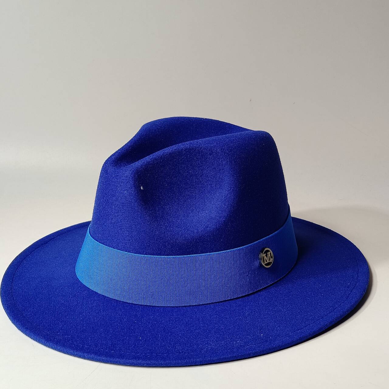 British Style Felt Jazz Fedora Hat 56-58CM Size Panama Trilby Hats For Women Men Gentleman Wedding Party Hattop hat M56-58CM
British Style Felt Jazz Fedora Hat 56-58CM Size Panama Trilby Hats For Women Men Gentleman Wedding Party Hattop hat M56-58CM