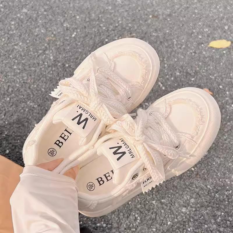 thick-soled white shoes women s versatile niche board shoes women s casual canvas shoes 35
thick-soled white shoes women s versatile niche board shoes women s casual canvas shoes 35
