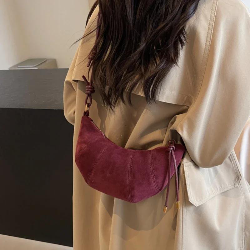 Velvet Material High Quality Zipper Shoulder Bag Solid Color Simple Fashionable Crossbody Bag Soft Western Style Handbag
Velvet Material High Quality Zipper Shoulder Bag Solid Color Simple Fashionable Crossbody Bag Soft Western Style Handbag