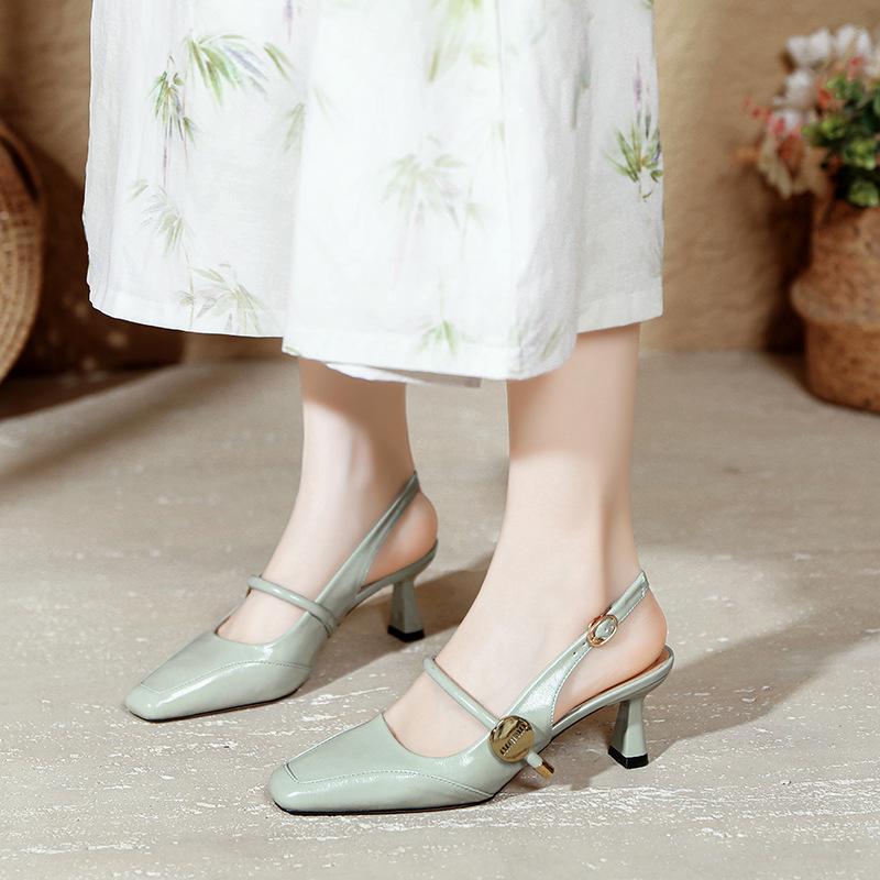 Baotou sandals rear strap high heels women s thin heels new burgundy square head rear empty single shoes 40 світло-синій колір
Baotou sandals rear strap high heels women s thin heels new burgundy square head rear empty single shoes 40 світло-синій колір