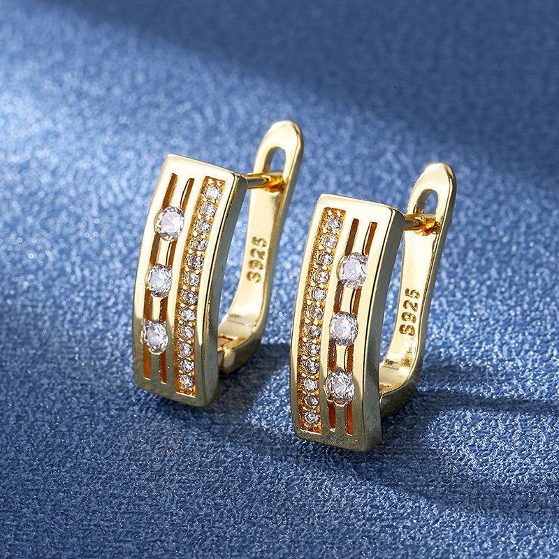 925 Sterling Silver Earrings for Women Round Zircon Earrings Sparkling Party Wedding Jewelry Gift Accessories
925 Sterling Silver Earrings for Women Round Zircon Earrings Sparkling Party Wedding Jewelry Gift Accessories