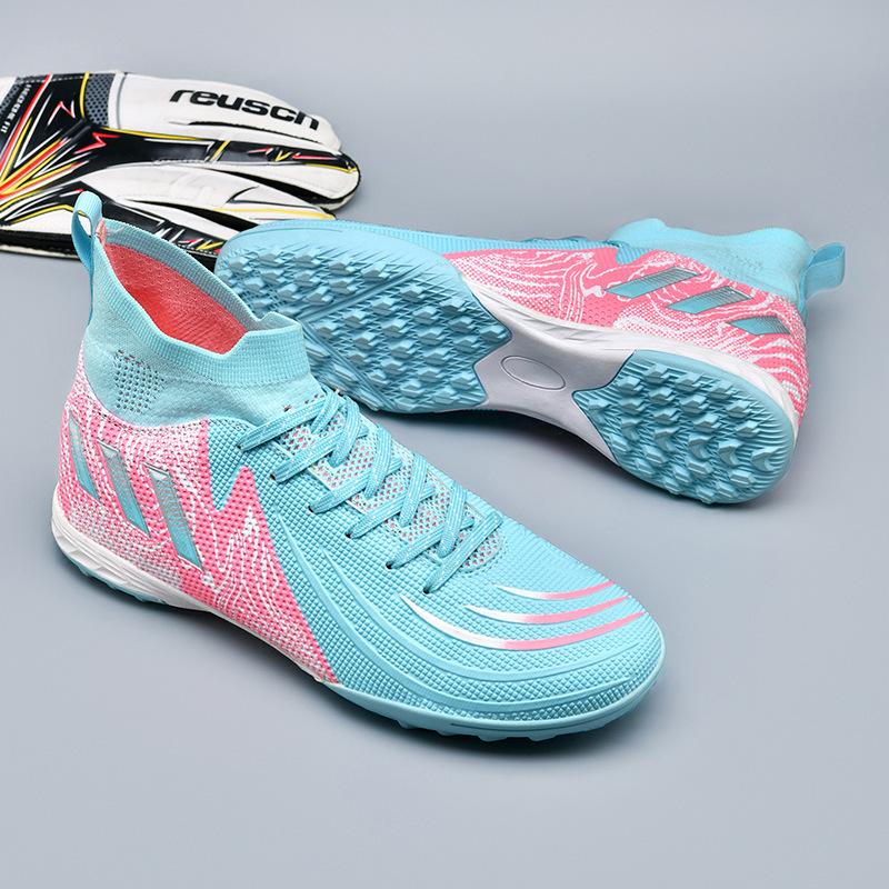 World Cup new football shoes long nails youth students grass broken nails training shoes 45
World Cup new football shoes long nails youth students grass broken nails training shoes 45