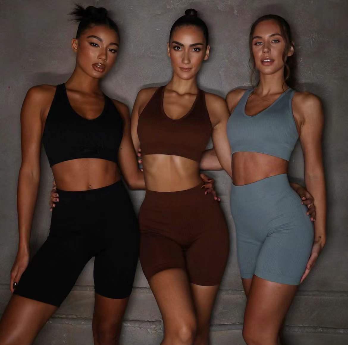Spring Ribbed Seamless Yoga Suit - Women s Sexy Sports Fitness Set with Hip-Lifting Shorts Large
Spring Ribbed Seamless Yoga Suit - Women s Sexy Sports Fitness Set with Hip-Lifting Shorts Large