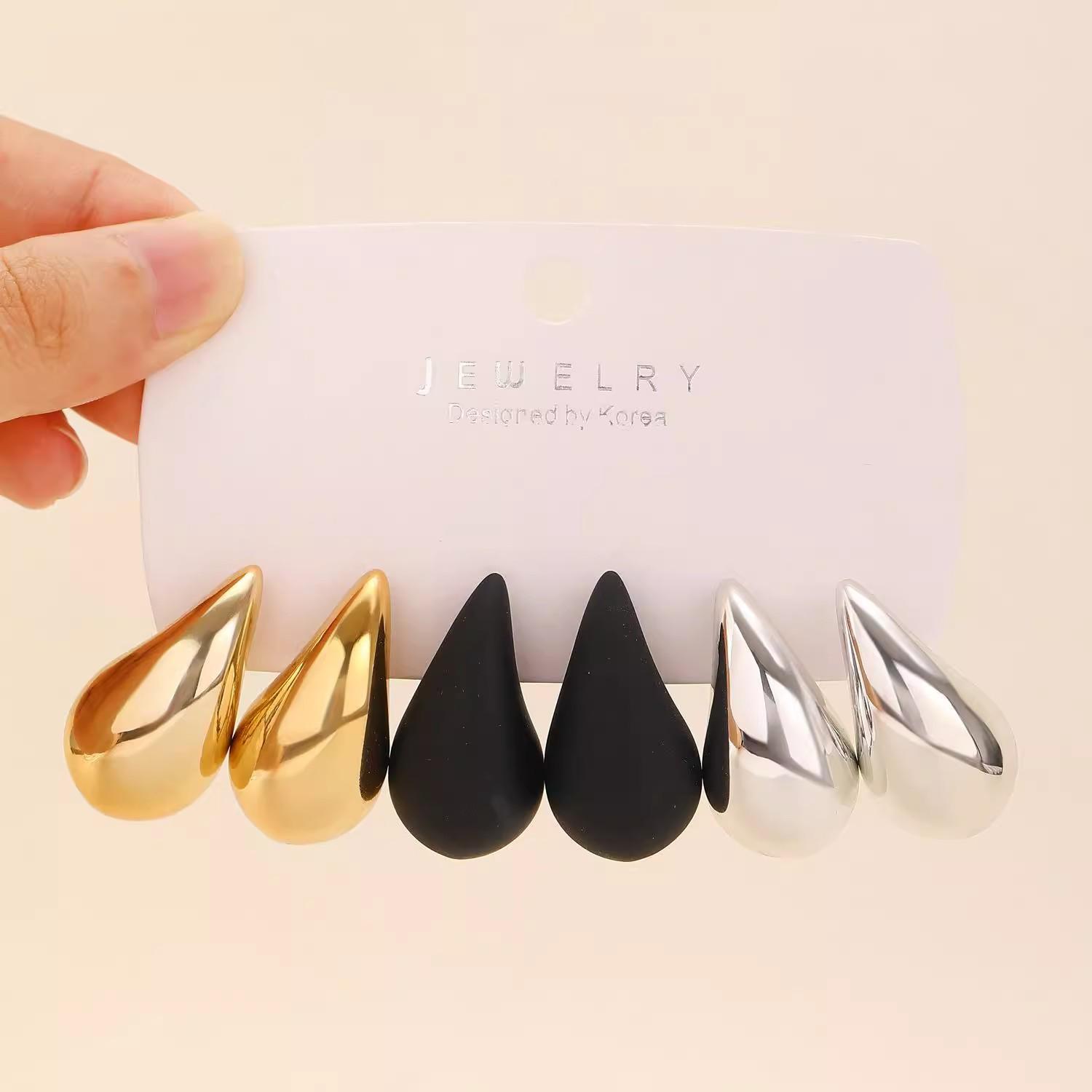 European and American minimalist water drop earrings, exaggerated CCB plastic stud earrings, three-color set earrings wholesale
European and American minimalist water drop earrings, exaggerated CCB plastic stud earrings, three-color set earrings wholesale