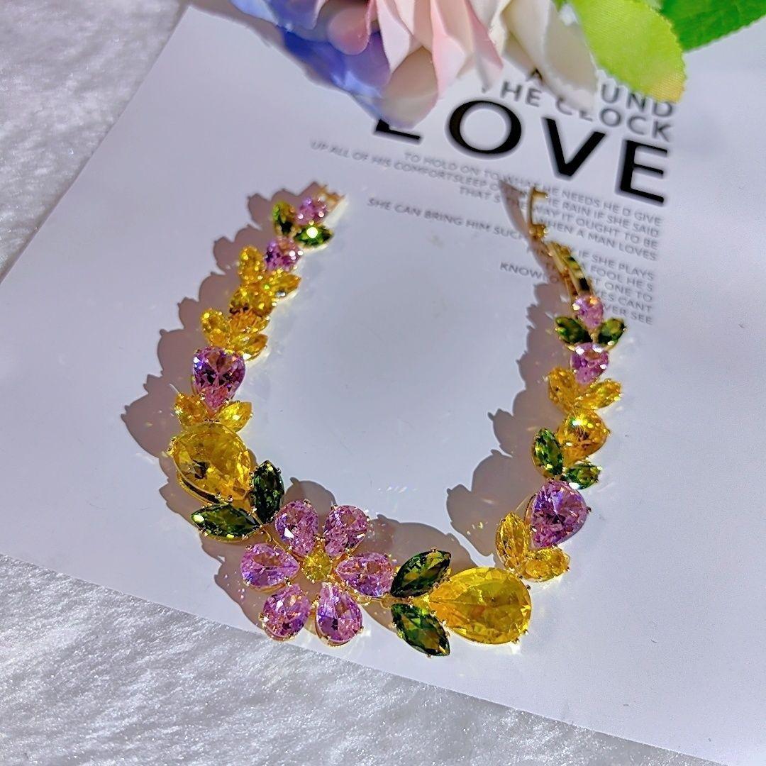 Colorful zircon yellow crystal bracelet, large flower, heavy industry, girl s bracelet, light luxury and high-end feeling
Colorful zircon yellow crystal bracelet, large flower, heavy industry, girl s bracelet, light luxury and high-end feeling