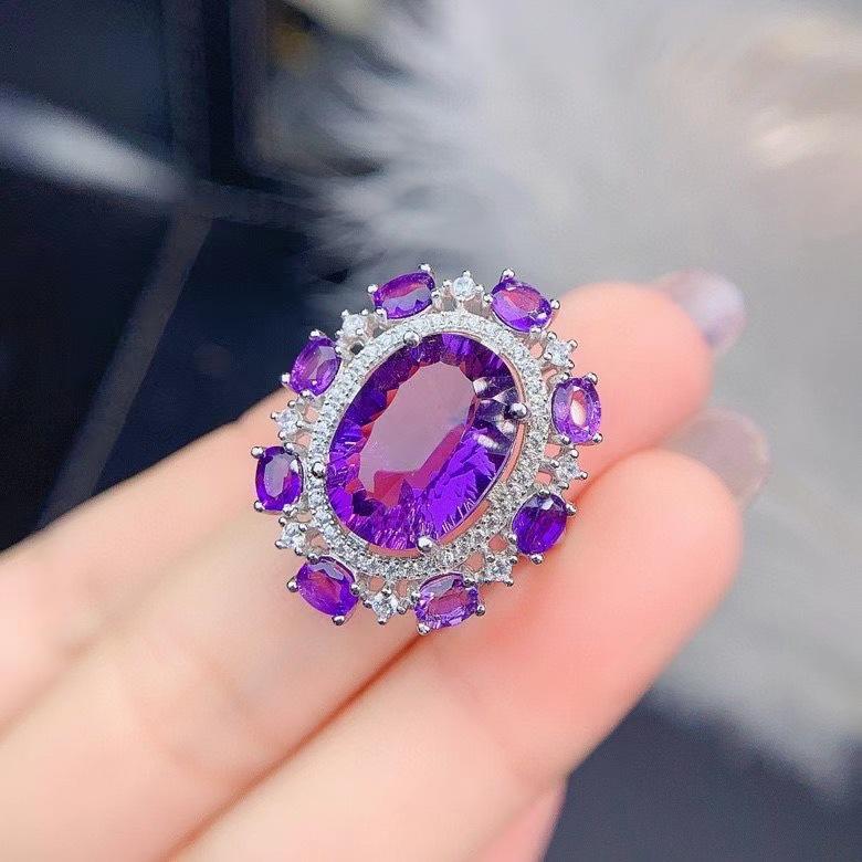 Роскошное разомкнутое кольцо с имитацией аметиста, желтого бриллианта и высокоуглеродистыми драгоценными камнями алмаз/фиолетовый
Роскошное разомкнутое кольцо с имитацией аметиста, желтого бриллианта и высокоуглеродистыми драгоценными камнями алмаз/фиолетовый