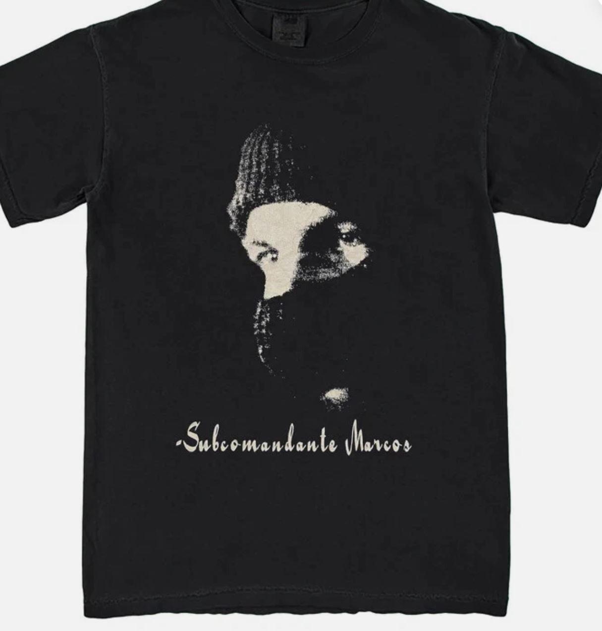 New Rare Subcomandante Marcos Portrait, Revolucion EZLN Comandante Marcos Emilia 3XL
New Rare Subcomandante Marcos Portrait, Revolucion EZLN Comandante Marcos Emilia 3XL