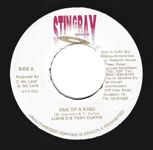 7inch Record LUKIE D, TONY CURTIS - One Of A Kind STR032 Stingray Record Jamaica Reggae, Ska & Dub Used
7inch Record LUKIE D, TONY CURTIS - One Of A Kind STR032 Stingray Record Jamaica Reggae, Ska & Dub Used