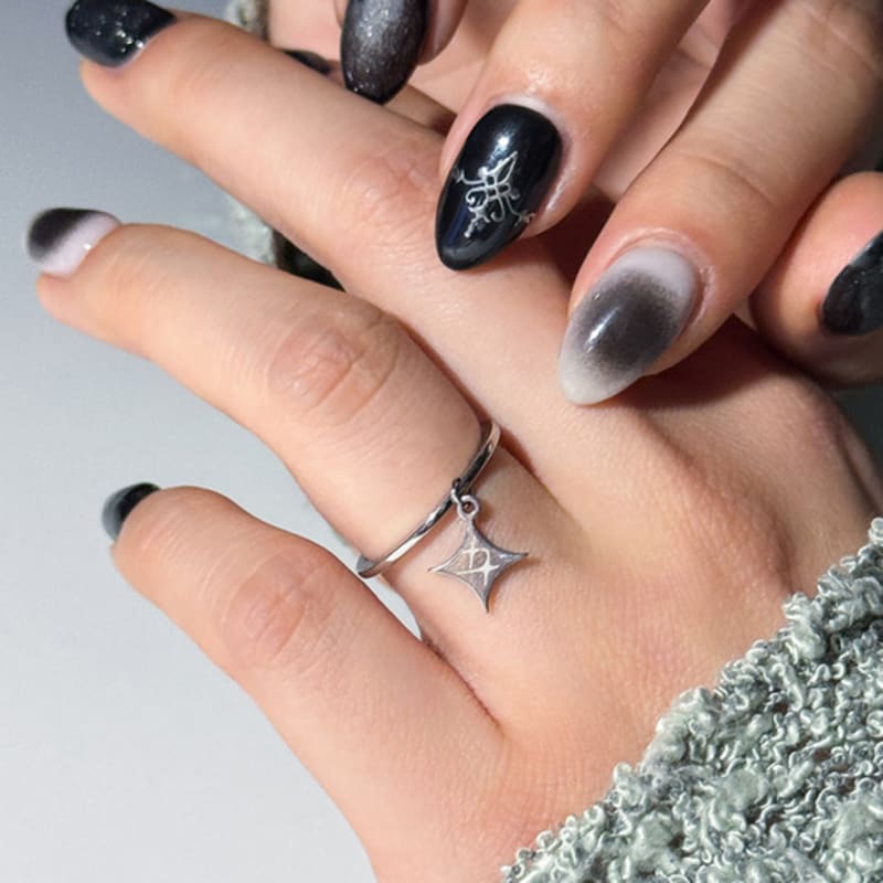 DARINGDarling Star dangle Ring No. 14
DARINGDarling Star dangle Ring No. 14