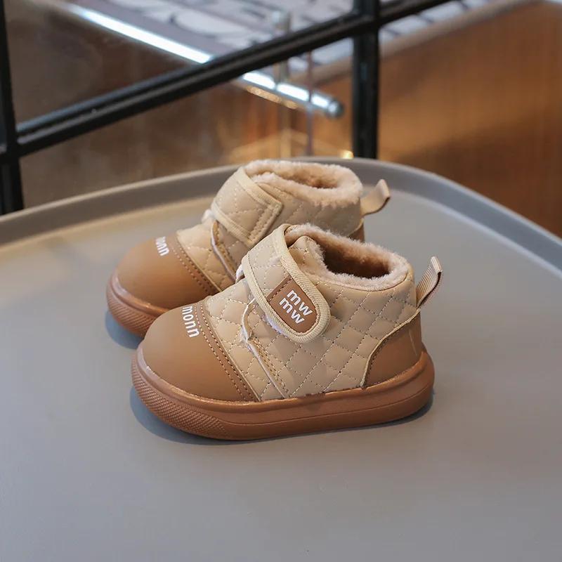 Детские зимние ботинки с круглым носком из меха, модные детские короткие ботинки, нескользящие, зимние новые модные ботинки для мальчиков и девочек на липучке 2024 года 21 хаки
Детские зимние ботинки с круглым носком из меха, модные детские короткие ботинки, нескользящие, зимние новые модные ботинки для мальчиков и девочек на липучке 2024 года 21 хаки