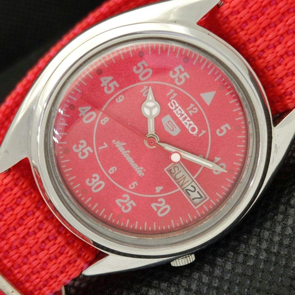 Б/У винтажные часы SEIKO 5 AUTOMATIC 7009A JAPAN MENS D/D RED WATCH 587f-a309607-9 SKU587f-a309607
Б/У винтажные часы SEIKO 5 AUTOMATIC 7009A JAPAN MENS D/D RED WATCH 587f-a309607-9 SKU587f-a309607