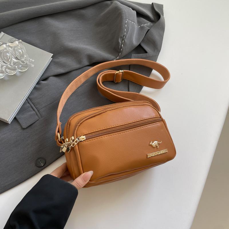 Bag 2025 new shoulder bag soft leather versatile middle-aged women s messenger bag free mother-in-law shopping bag women s bag коричневий
Bag 2025 new shoulder bag soft leather versatile middle-aged women s messenger bag free mother-in-law shopping bag women s bag коричневий