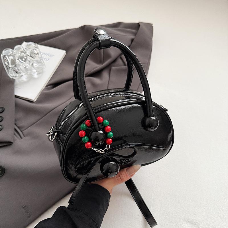 Casual simple bowling bag women s 2025 new summer shoulder messenger bag high value portable small square bag чёрный
Casual simple bowling bag women s 2025 new summer shoulder messenger bag high value portable small square bag чёрный