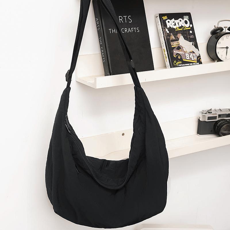 Large-capacity Dumpling Bag Simple and Casual Single-shoulder Couple Bag for Commuting чорний
Large-capacity Dumpling Bag Simple and Casual Single-shoulder Couple Bag for Commuting чорний