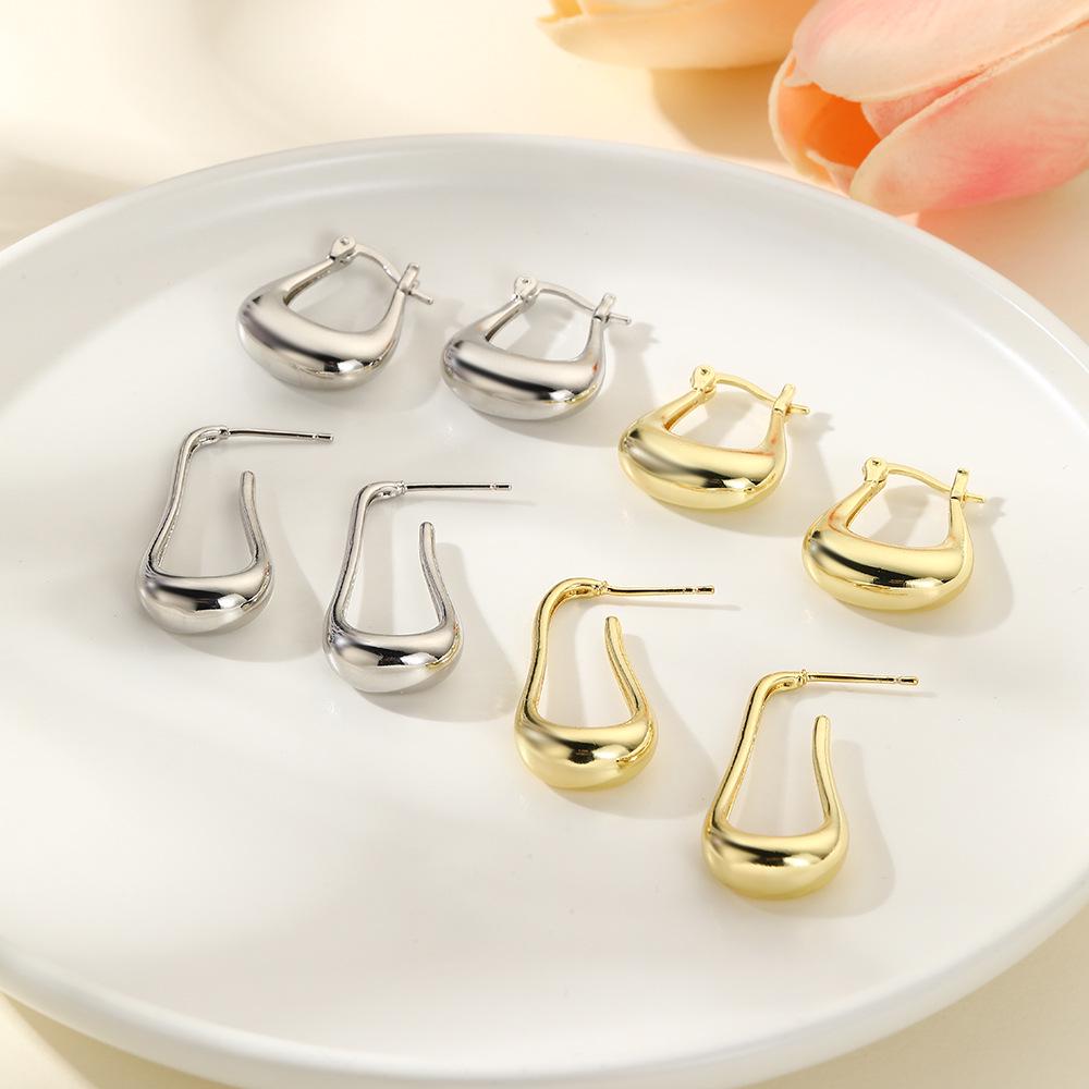 18k Gold Plated Hollow U-Shaped Earrings - Minimalist Photosensitive Women s Jewelry
18k Gold Plated Hollow U-Shaped Earrings - Minimalist Photosensitive Women s Jewelry