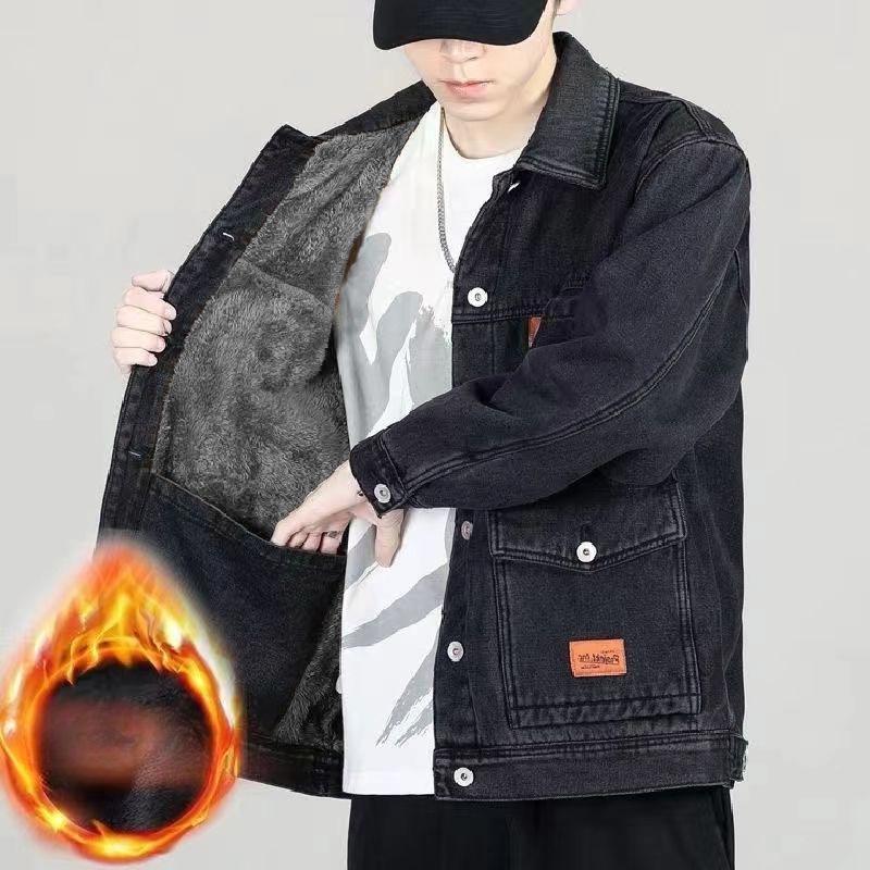 Мужская джинсовая куртка зимняя флисовая утолщенная свободного кроя большого размера джинсовая куртка с хлопковой подкладкой теплая и ветрозащитная многокарманная куртка S чёрный
Мужская джинсовая куртка зимняя флисовая утолщенная свободного кроя большого размера джинсовая куртка с хлопковой подкладкой теплая и ветрозащитная многокарманная куртка S чёрный
