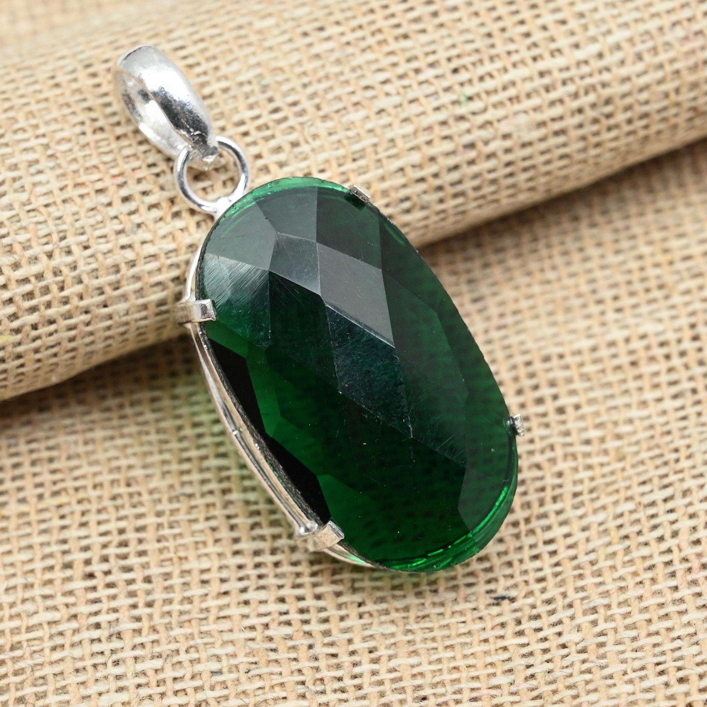 Ограненный драгоценный камень перидот стерлингового серебра 925 пробы ювелирные изделия ручной работы свадебный подарок кулон 1.77 Inches зелёный
Ограненный драгоценный камень перидот стерлингового серебра 925 пробы ювелирные изделия ручной работы свадебный подарок кулон 1.77 Inches зелёный