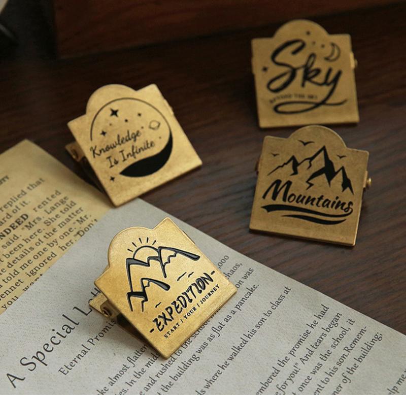 1Pcs Retro Brass Binder Clips Foldback Notes Letter File Paper Clip Binding Securing Clips Office School Stationery 40Mm
1Pcs Retro Brass Binder Clips Foldback Notes Letter File Paper Clip Binding Securing Clips Office School Stationery 40Mm