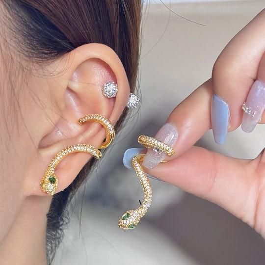 European and American new snake-shaped micro-inlaid C-shaped ear bone clip cold trend personalized double-row diamond-inlaid earrings
European and American new snake-shaped micro-inlaid C-shaped ear bone clip cold trend personalized double-row diamond-inlaid earrings