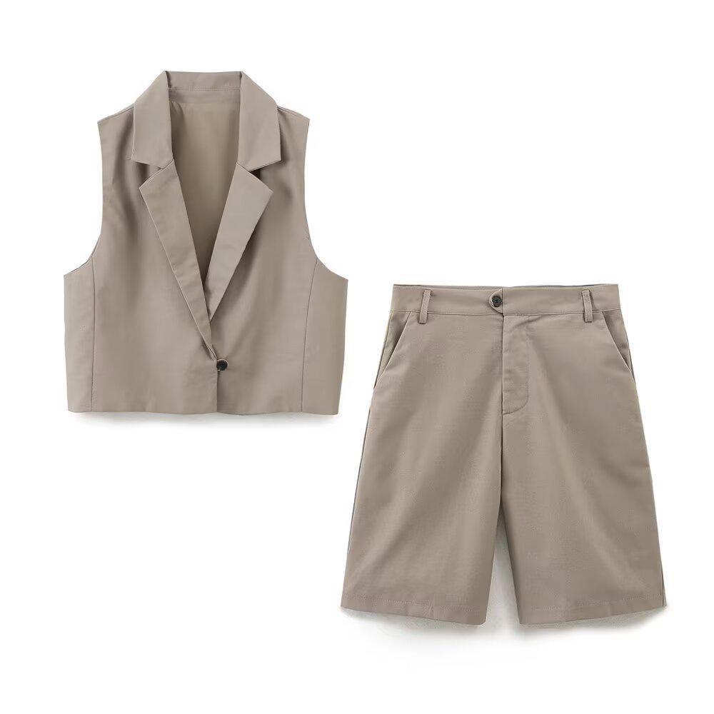 2025 Spring Women s Double-Breasted Vest & Shorts Set - European & American Street Style M
2025 Spring Women s Double-Breasted Vest & Shorts Set - European & American Street Style M