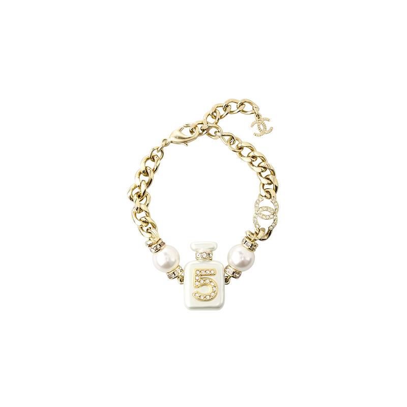CHANEL Perfume Bottle Shape Number 5 Metallic Resin Pearl Bracelet Women s Gold/Pearl White золотий
CHANEL Perfume Bottle Shape Number 5 Metallic Resin Pearl Bracelet Women s Gold/Pearl White золотий