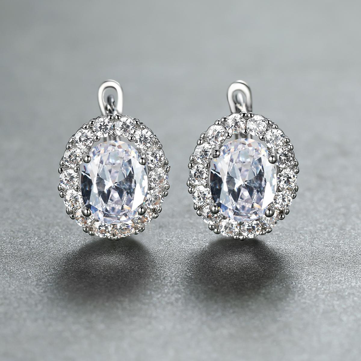 Элегантные серебряные геометрические овальные серьги для женщин, обручальные серьги, серьги-кольца с радужным цирконием белый
Элегантные серебряные геометрические овальные серьги для женщин, обручальные серьги, серьги-кольца с радужным цирконием белый