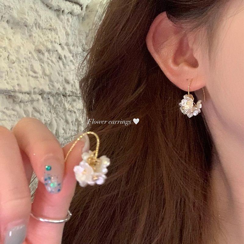 Spring Super Fairy White Flower Tassel Ear Hook Light Luxury Minority Fancy Stud Earrings Women s Unique Beautiful Earrings Earrings A pair of small flower ear lines
Spring Super Fairy White Flower Tassel Ear Hook Light Luxury Minority Fancy Stud Earrings Women s Unique Beautiful Earrings Earrings A pair of small flower ear lines