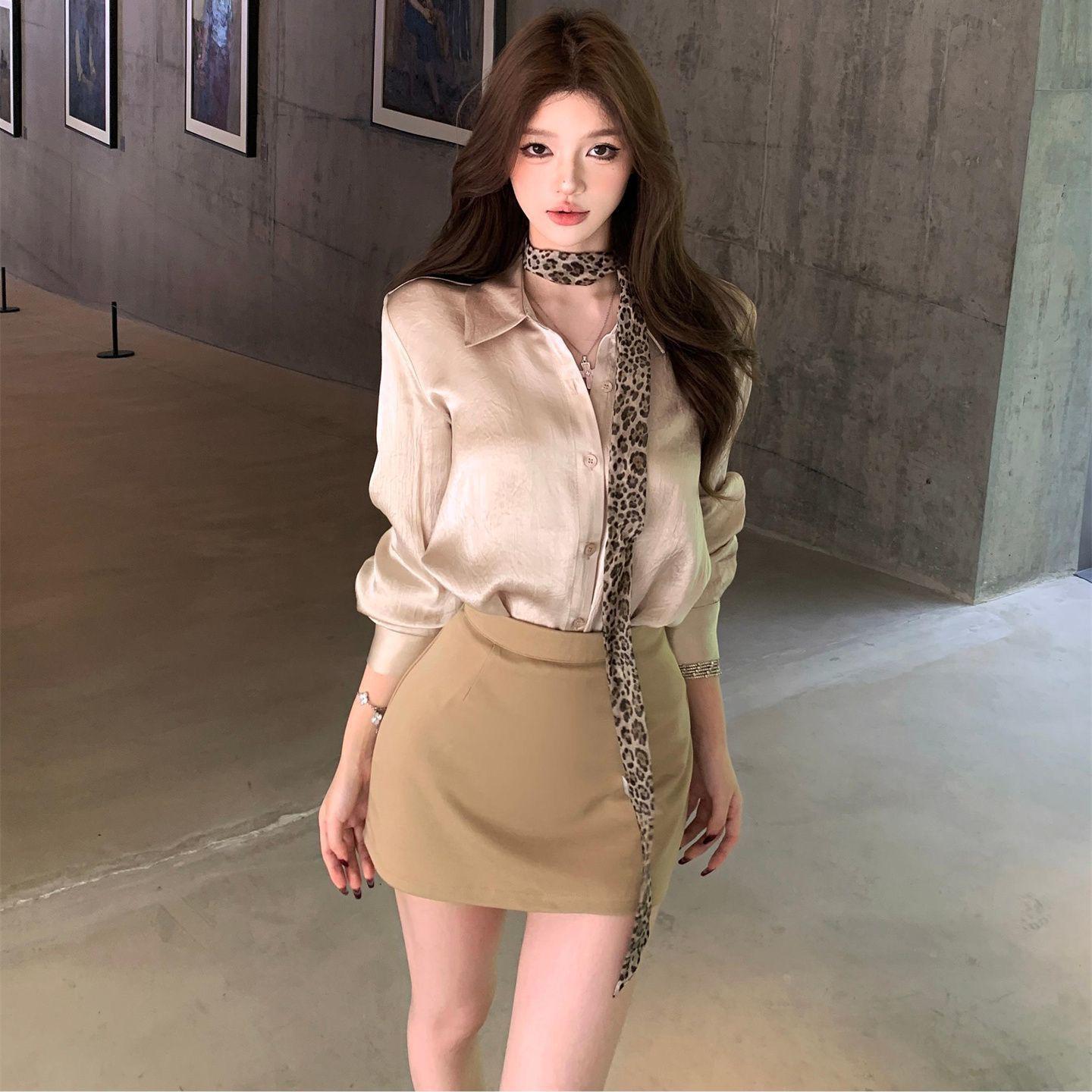 Women s Satin Polo Neck Long Sleeve Shirt & Versatile Hip-Hugging Short Skirt Set S
Women s Satin Polo Neck Long Sleeve Shirt & Versatile Hip-Hugging Short Skirt Set S