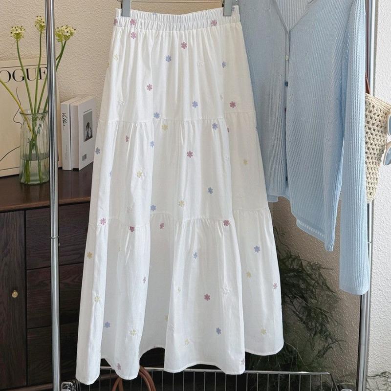 Women s Summer Floral Embroidery Tiered Cake Skirt - Sweet Girlish Style Versatile & Delicate Aesthetic with Fairy Vibes one size
Women s Summer Floral Embroidery Tiered Cake Skirt - Sweet Girlish Style Versatile & Delicate Aesthetic with Fairy Vibes one size