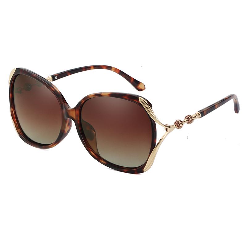 Елегантні жіночі поляризовані сонцезахисні окуляри MARQEL Original Brand Sun Glasses Fashion Design 646 темно-синього кольору
Елегантні жіночі поляризовані сонцезахисні окуляри MARQEL Original Brand Sun Glasses Fashion Design 646 темно-синього кольору