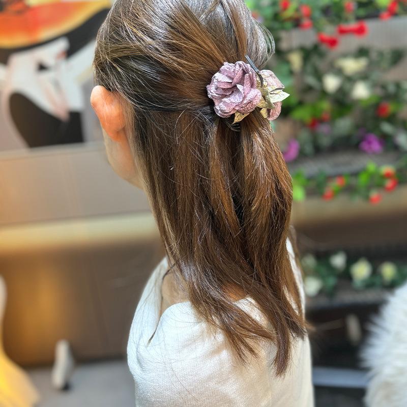Rose Hair Clip Female 2024 New Camellia Head Flower Large Side Headpiece
Rose Hair Clip Female 2024 New Camellia Head Flower Large Side Headpiece