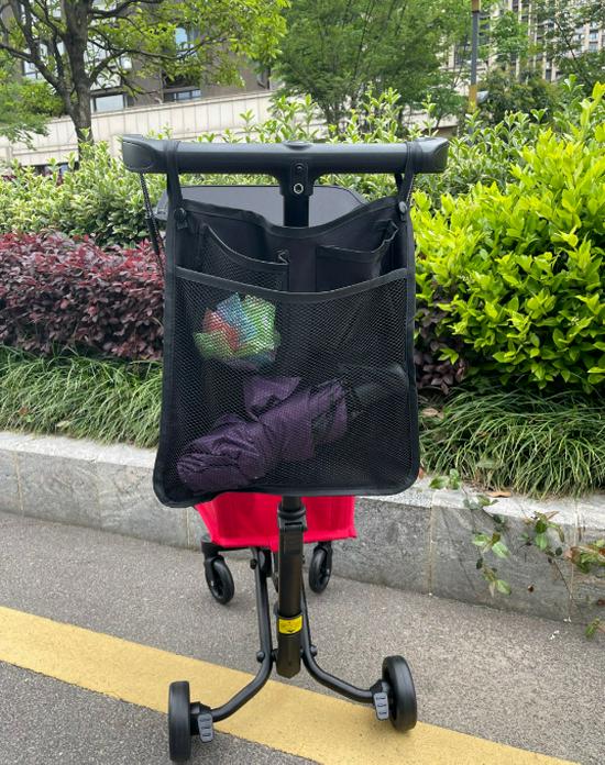 Многофункциональная сумка-органайзер для детской коляски Little Tiger с сетчатым карманом
Многофункциональная сумка-органайзер для детской коляски Little Tiger с сетчатым карманом