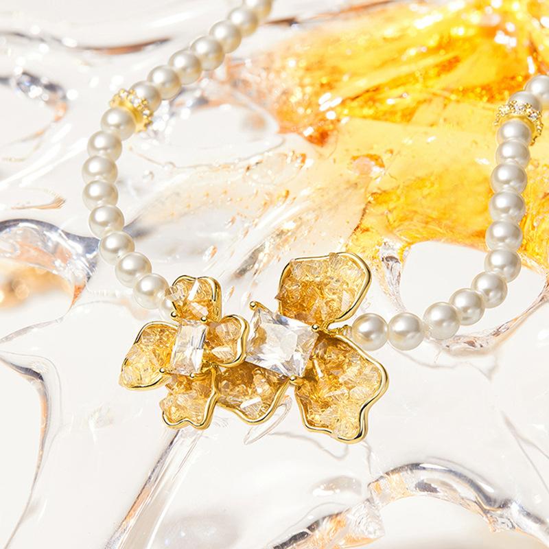 Flower Pearl Necklace French Light Luxury Premium Clavicle Chain Temperament Versatile Necklace
Flower Pearl Necklace French Light Luxury Premium Clavicle Chain Temperament Versatile Necklace