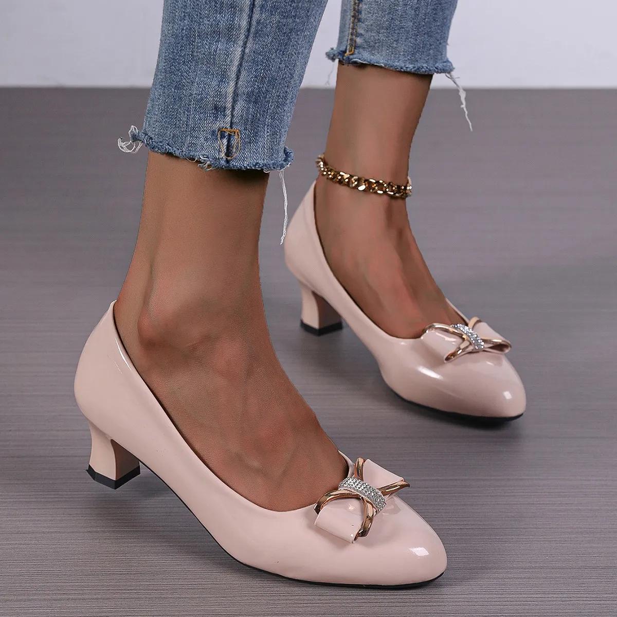 2024 New Fashion Casual Rubber Soled High Heeled Shoes for Women Pointed Toe Thick Platform Work Shoes Professional Dress 35 чёрный
2024 New Fashion Casual Rubber Soled High Heeled Shoes for Women Pointed Toe Thick Platform Work Shoes Professional Dress 35 чёрный
