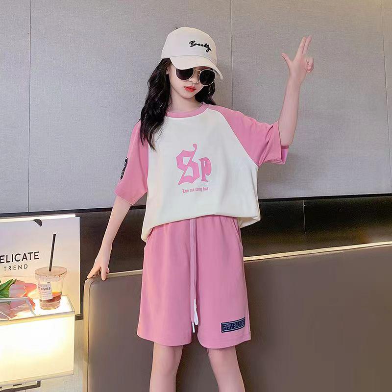 Girls Fashionable Summer Streetwear Set 130 (Height 1.15-1.25m)
Girls Fashionable Summer Streetwear Set 130 (Height 1.15-1.25m)
