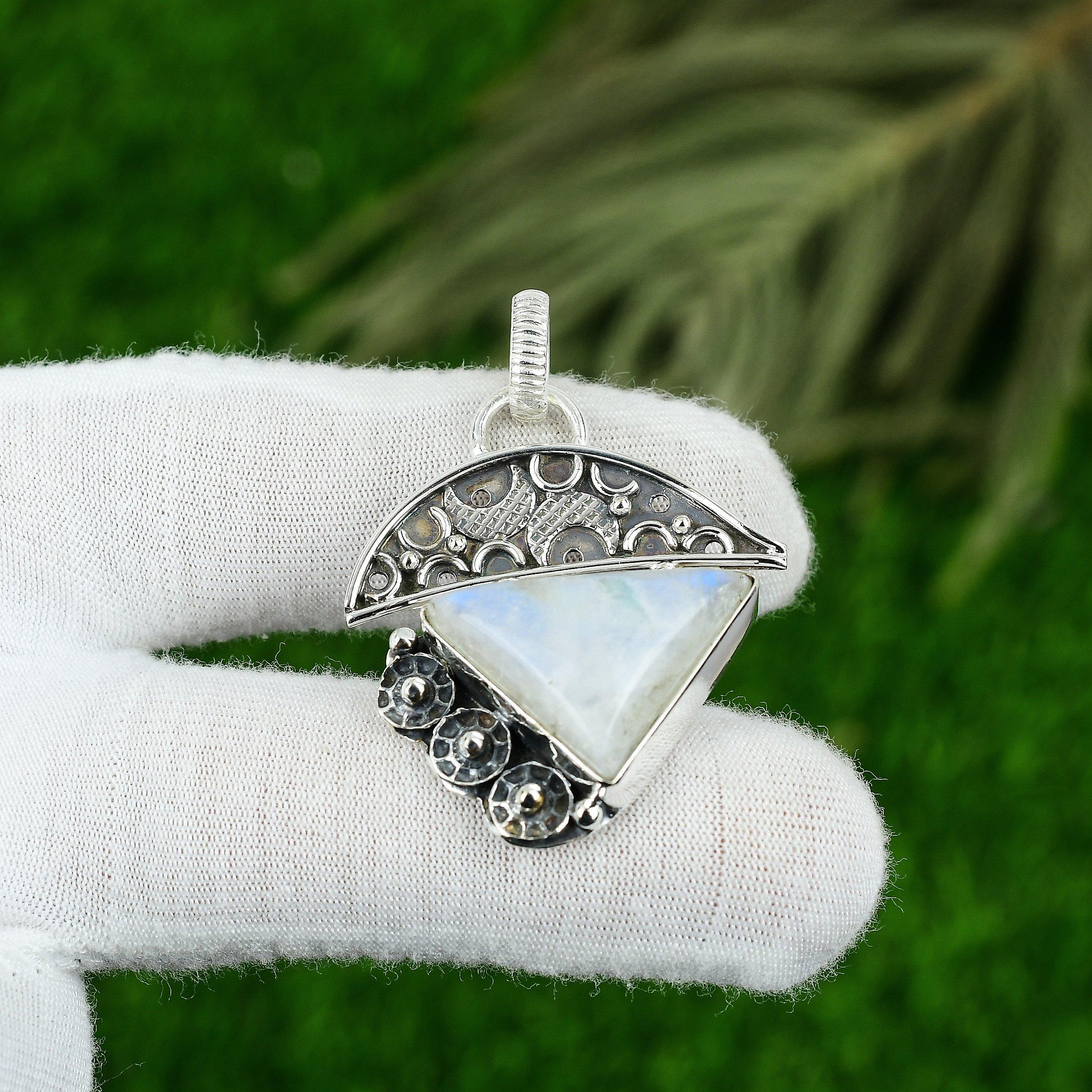 Rainbow Moonstone Gemstone Bezel Wedding Crown Chakra Pendant Jewelry 925 Silver
Rainbow Moonstone Gemstone Bezel Wedding Crown Chakra Pendant Jewelry 925 Silver