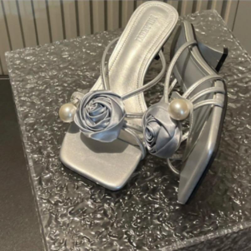 Летние новые квадратные шлепанцы с жемчужной тонкой полоской, женские модные босоножки с цветочным темпераментом на тонком каблуке 39 серебряный
Летние новые квадратные шлепанцы с жемчужной тонкой полоской, женские модные босоножки с цветочным темпераментом на тонком каблуке 39 серебряный